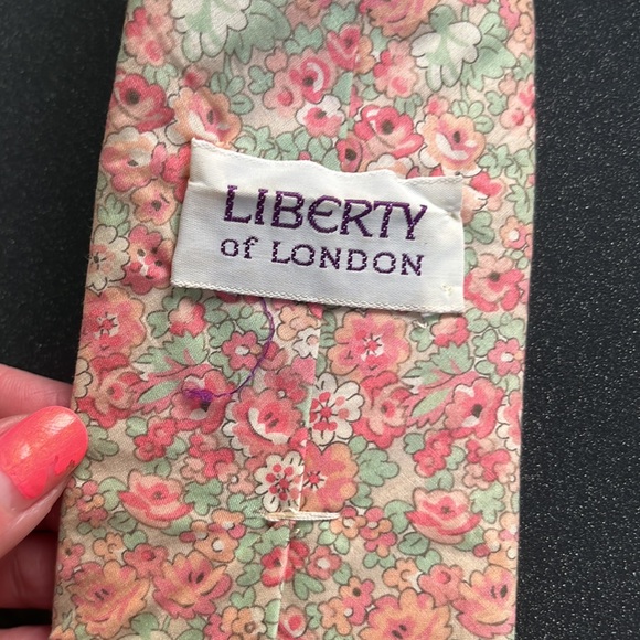 2 floral liberty of London vintage ties. - Picture 6 of 9